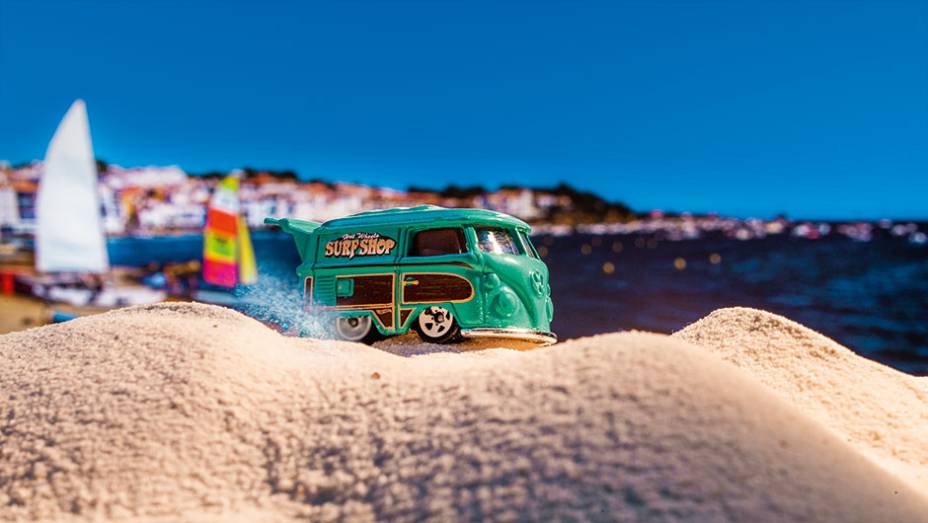 Kool Kombi &eacute; um dos principais modelos da linha b&aacute;sica de 2015 | <a href="https://beta-develop.quatrorodas.abril.com.br/reportagens/geral/carrinhos-todos-855183.shtml" target="_blank" rel="migration">Leia mais</a>