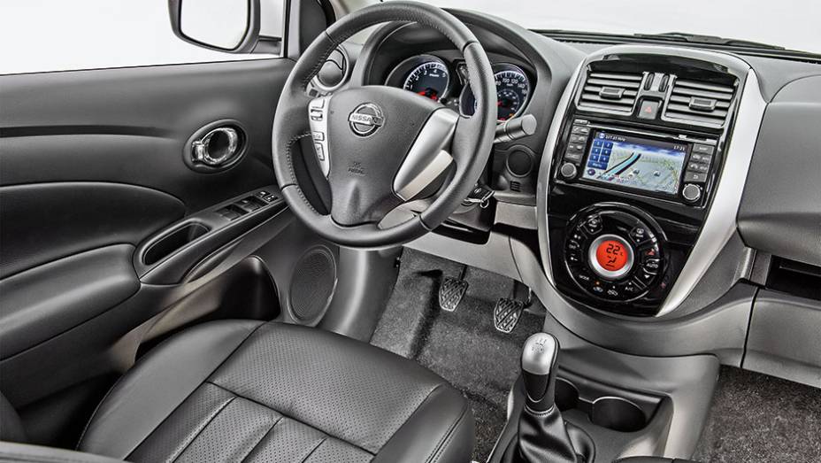 Mudanças se concentraram no design da dianteira (faróis, grade de para-choque) e no painel | <a href="https://beta-develop.quatrorodas.abril.com.br/carros/testes/nissan-versa-857084.shtml" target="_blank" rel="migration">Leia mais</a> Mudanças se concentraram no design da dianteira (faróis, grade de para-choque) e no painel | <a href="https://beta-develop.quatrorodas.abril.com.br/carros/testes/nissan-versa-857084.shtml" target="_blank" rel="migration">Leia mais</a>