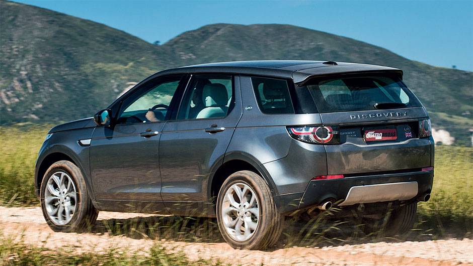 O tamanho compacto disfarça a quantidade de assentos: sete viajam com conforto | <a href="https://beta-develop.quatrorodas.abril.com.br/carros/comparativos/santa-fe-x-discovery-sport-x-grand-cherokee-867285.shtml" target="_blank" rel="migration">Leia mais</a> O tamanho compacto disfarça a quantidade de assentos: sete viajam com conforto | <a href="https://beta-develop.quatrorodas.abril.com.br/carros/comparativos/santa-fe-x-discovery-sport-x-grand-cherokee-867285.shtml" target="_blank" rel="migration">Leia mais</a>