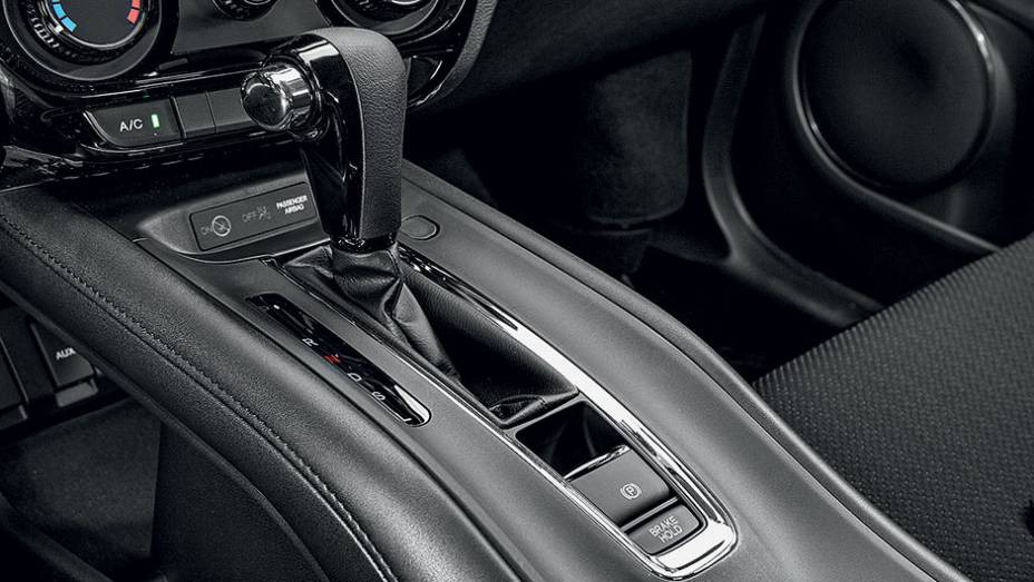 Câmbio CVT tem modo S (esportivo) | <a href="https://beta-develop.quatrorodas.abril.com.br/carros/comparativos/melhor-suv-brasil-867761.shtml" target="_blank" rel="migration">Leia mais</a> Câmbio CVT tem modo S (esportivo) | <a href="https://beta-develop.quatrorodas.abril.com.br/carros/comparativos/melhor-suv-brasil-867761.shtml" target="_blank" rel="migration">Leia mais</a>