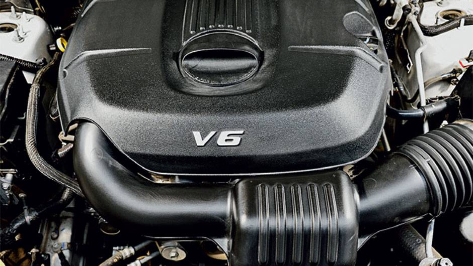 V6 do Jeep é forte (286 cv), mas o carro pesa demais | <a href="https://beta-develop.quatrorodas.abril.com.br/carros/comparativos/santa-fe-x-discovery-sport-x-grand-cherokee-867285.shtml" target="_blank" rel="migration">Leia mais</a> V6 do Jeep é forte (286 cv), mas o carro pesa demais | <a href="https://beta-develop.quatrorodas.abril.com.br/carros/comparativos/santa-fe-x-discovery-sport-x-grand-cherokee-867285.shtml" target="_blank" rel="migration">Leia mais</a>