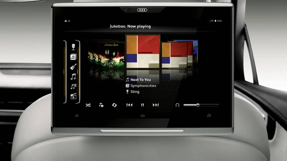 Atr&aacute;s do banco, um tablet opcional de 32 GB, que pode ser retirado do carro | <a href="https://beta-develop.quatrorodas.abril.com.br//carros/impressoes/audi-q7-866880.shtml" target="_blank" rel="migration">Leia mais</a>