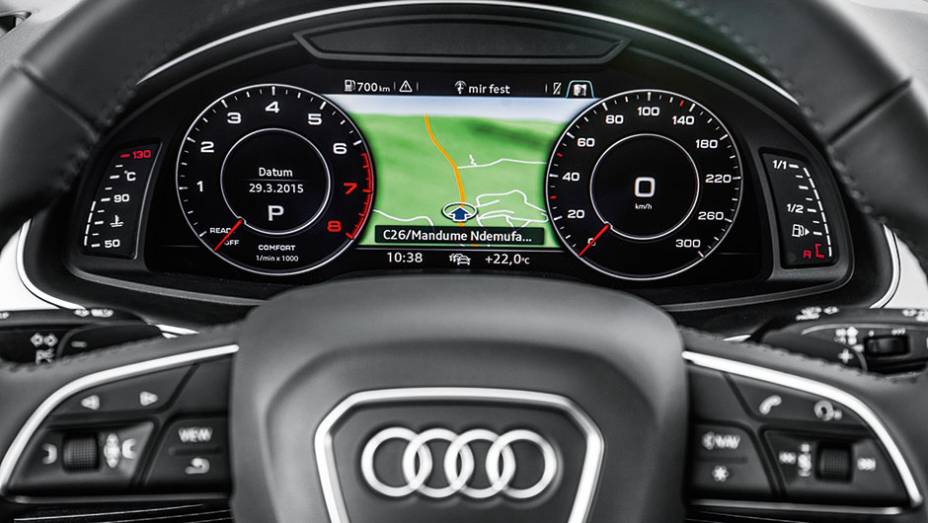 Contagiros, velocímetro e visor que tem até GPS são uma tela 100% digital | <a href="https://beta-develop.quatrorodas.abril.com.br//carros/impressoes/audi-q7-866880.shtml" target="_blank" rel="migration">Leia mais</a>