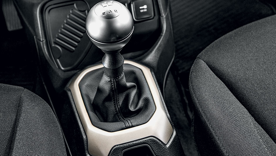 As fotos mostram a vers&atilde;o manual | <a href="https://beta-develop.quatrorodas.abril.com.br/carros/comparativos/melhor-suv-brasil-867761.shtml" target="_blank" rel="migration">Leia mais</a>