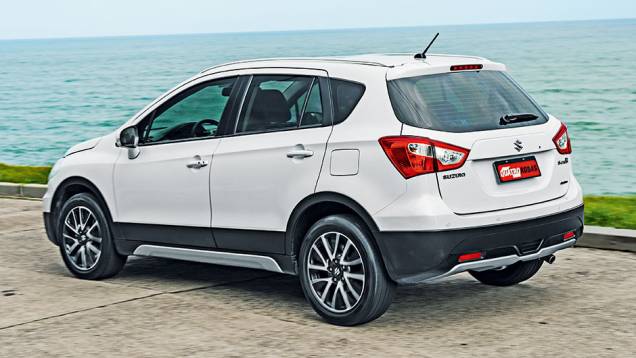 A nova gera&ccedil;&atilde;o tem porte de Honda HR-V | <a href="https://beta-develop.quatrorodas.abril.com.br/carros/testes/suzuki-s-cross-867220.shtml" target="_blank" rel="migration">Leia mais</a>