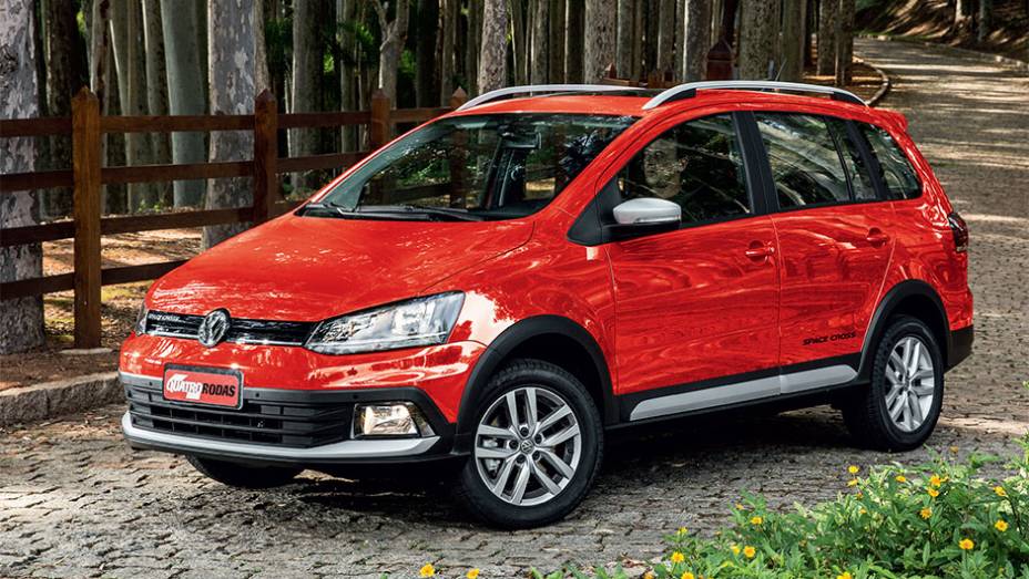 Space Cross &eacute; 3 cm mais alta que a SpaceFox | <a href="https://beta-develop.quatrorodas.abril.com.br/carros/testes/vw-space-cross-866302.shtml" target="_blank" rel="migration">Leia mais</a>