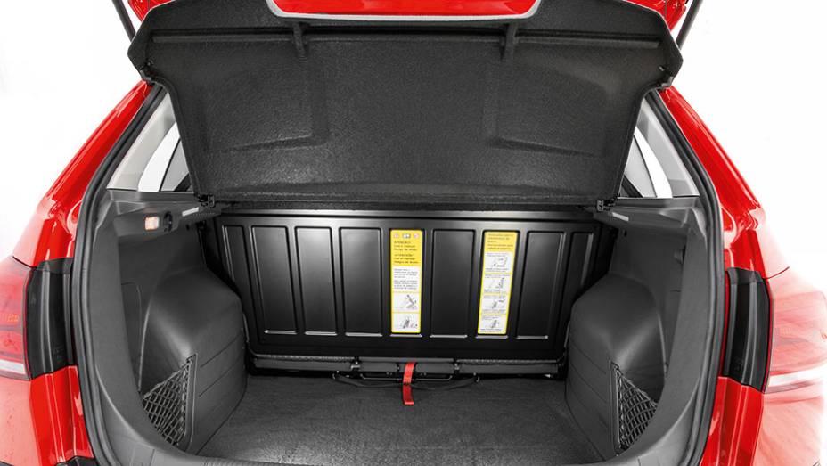 Comos bancosrebatidos,a capacidadede cargaaumenta para527 litros | <a href="https://beta-develop.quatrorodas.abril.com.br/carros/testes/vw-space-cross-866302.shtml" target="_blank" rel="migration">Leia mais</a> Comos bancosrebatidos,a capacidadede cargaaumenta para527 litros | <a href="https://beta-develop.quatrorodas.abril.com.br/carros/testes/vw-space-cross-866302.shtml" target="_blank" rel="migration">Leia mais</a>