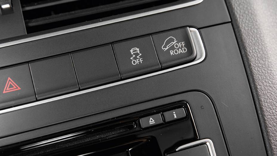 Fun&ccedil;&atilde;o ABS off-road &eacute; opcional. | <a href="https://beta-develop.quatrorodas.abril.com.br/carros/testes/vw-space-cross-866302.shtml" target="_blank" rel="migration">Leia mais</a>