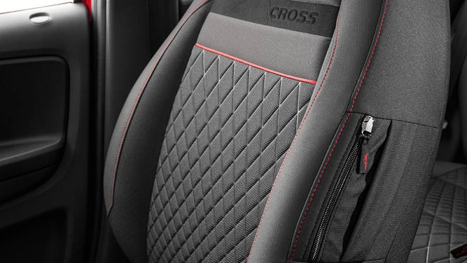 Bancos exclusivos, de série. | <a href="https://beta-develop.quatrorodas.abril.com.br/carros/testes/vw-space-cross-866302.shtml" target="_blank" rel="migration">Leia mais</a> Bancos exclusivos, de série. | <a href="https://beta-develop.quatrorodas.abril.com.br/carros/testes/vw-space-cross-866302.shtml" target="_blank" rel="migration">Leia mais</a>