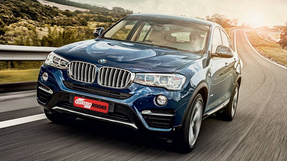 A frente é a mesma do BMW X3 | <a href="https://beta-develop.quatrorodas.abril.com.br/carros/testes/bmw-x4-866442.shtml" target="_blank" rel="migration">Leia mais</a>