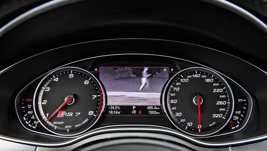 ...e tela de vis&atilde;onoturna | <a href="https://beta-develop.quatrorodas.abril.com.br/carros/testes/audi-rs-7-880560.shtml" target="_blank" rel="migration">Leia mais</a>