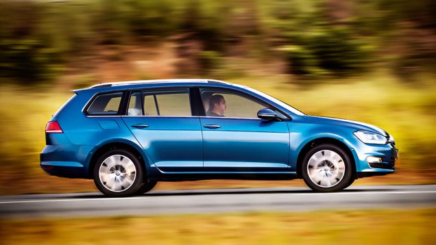 A carroceria ficou 31 cm mais comprida | <a href="https://beta-develop.quatrorodas.abril.com.br/carros/testes/vw-golf-variant-874942.shtml" target="_blank" rel="migration">Leia mais</a> A carroceria ficou 31 cm mais comprida | <a href="https://beta-develop.quatrorodas.abril.com.br/carros/testes/vw-golf-variant-874942.shtml" target="_blank" rel="migration">Leia mais</a>
