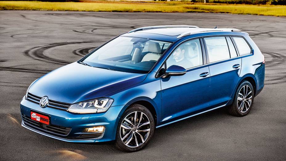 Rodas aro 17 são de série na versão Highline | <a href="https://beta-develop.quatrorodas.abril.com.br/carros/testes/vw-golf-variant-874942.shtml" target="_blank" rel="migration">Leia mais</a>