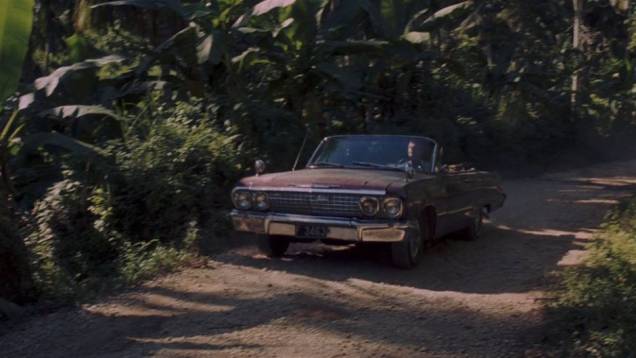 1973: Um belo Chevrolet Impala convers&iacute;vel &eacute; o parceiro do espi&atilde;o, agora interpretado por Roger Moore, em "Com 007, viva e deixe morrer". | <a href="%20https://beta-develop.quatrorodas.abril.com.br/blogs/planeta-carro/2012/11/07/licenca-para-acelerar/" rel="migration">Leia mais</a>