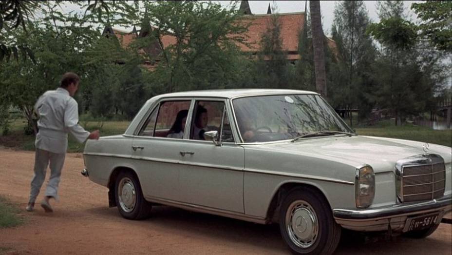 1975: Sabia que James Bond já teve um carro da Mercedes? É o W 115, que pode ser visto em "007 contra o homem com a pistola de ouro". | <a href="%20https://beta-develop.quatrorodas.abril.com.br/blogs/planeta-carro/2012/11/07/licenca-para-acelerar/" rel="migration">Leia mais</a> 1975: Sabia que James Bond já teve um carro da Mercedes? É o W 115, que pode ser visto em "007 contra o homem com a pistola de ouro". | <a href="%20https://beta-develop.quatrorodas.abril.com.br/blogs/planeta-carro/2012/11/07/licenca-para-acelerar/" rel="migration">Leia mais</a>