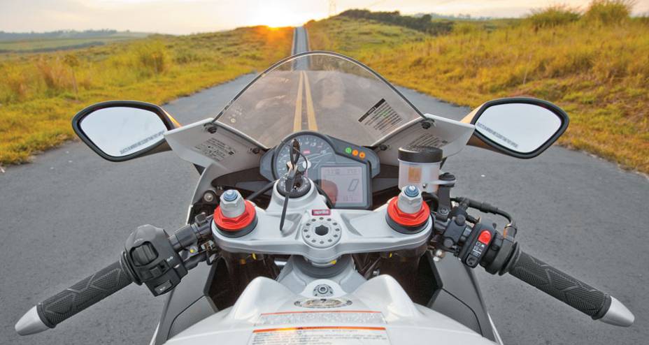 Painel moderno, semiguidões separados Painel moderno, semiguidões separados