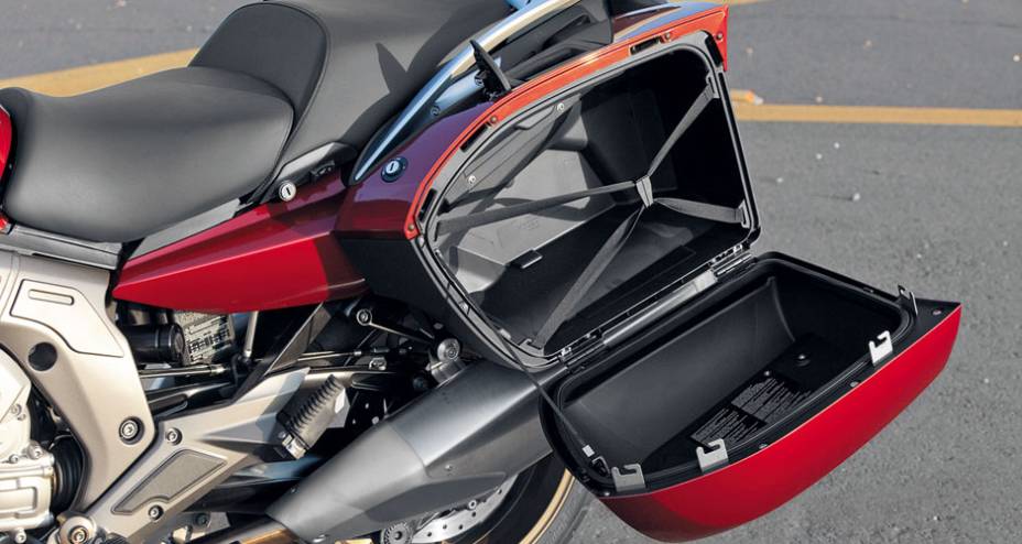 Malas abrem e saem facilmente com uso da chave da moto Malas abrem e saem facilmente com uso da chave da moto