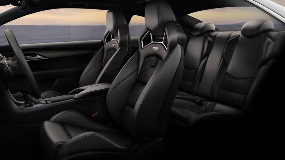 O acabamento interno &eacute; t&atilde;o bom quanto o externo, caracter&iacute;stica da marca | <a href="/noticias/fabricantes/cadillac-lanca-ats-v-2016-cupe-seda-los-angeles-816154.shtml" rel="migration">Leia mais</a>