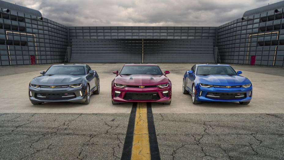 Sexta geração passou por 350h de testes no túnel de vento, e tem 70% dos componentes exclusivos | <a href="https://beta-develop.quatrorodas.abril.com.br/noticias/fabricantes/chevrolet-mostra-camaro-2016-865740.shtml" rel="migration">Leia mais</a>