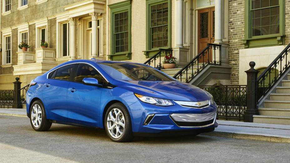 Chevrolet Volt 2016 sofreu mudanças na dianteira e também no interior | <a href="https://beta-develop.quatrorodas.abril.com.br/noticias/saloes/detroit-2015/chevrolet-mostra-volt-2016-salao-detroit-824360.shtml" rel="migration">Leia mais</a>