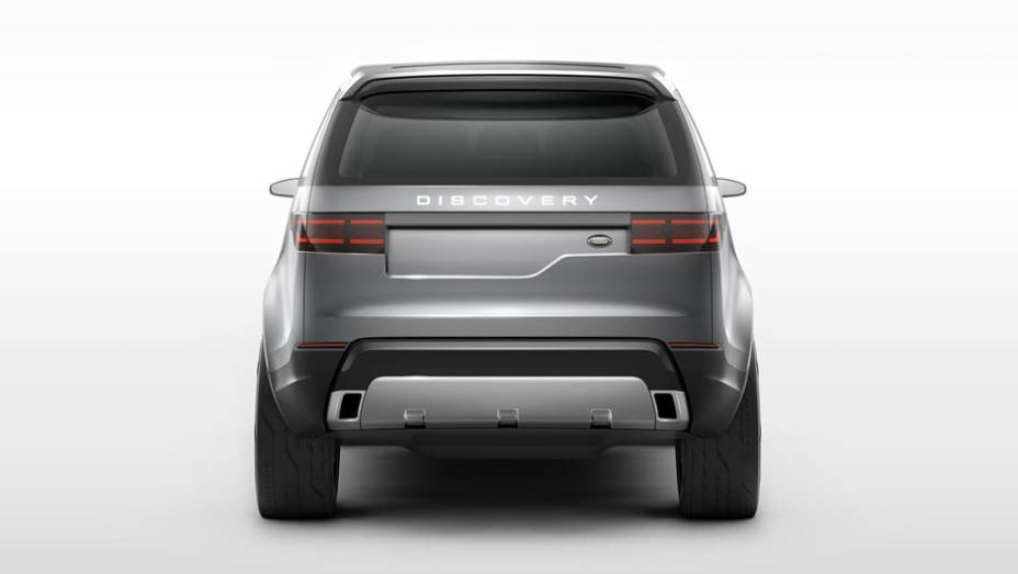 Traseira inspirada no Evoque tem mudanças profundas | <a href="https://beta-develop.quatrorodas.abril.com.br/noticias/fabricantes/land-rover-lanca-conceito-discovery-vision-779837.shtml" rel="migration">Leia mais</a>