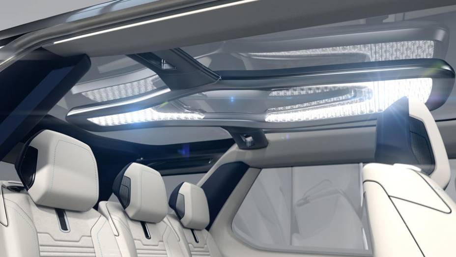 Sistema de iluminação, aliado ao teto transparente, garantem grande conforto aos passageiros | <a href="https://beta-develop.quatrorodas.abril.com.br/noticias/fabricantes/land-rover-lanca-conceito-discovery-vision-779837.shtml" rel="migration">Leia mais</a>