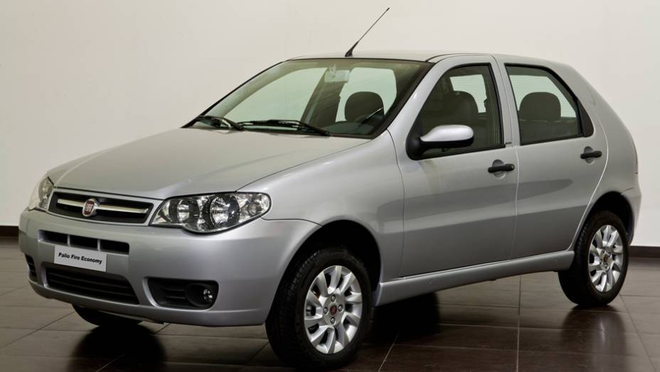 Fiat Palio Fire: consumo urbano (A): 8.0 km/l | consumo rodoviário (A): 10,1 km/l | urbano (G): 12,2 km/l | rodoviário (G): 15,4 km/l | <a href="%20https://beta-develop.quatrorodas.abril.com.br/noticias/fabricantes/inmetro-divulga-carros-mais-economicos-ou-beberroe" rel="migration"></a>