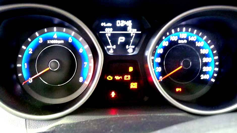 Hyundai Elantra | <a href="https://beta-develop.quatrorodas.abril.com.br/noticias/veloster-elantra-ja-estao-venda-concessionarias-hyundai-303518_p.shtml" rel="migration">Leia mais</a> Hyundai Elantra | <a href="https://beta-develop.quatrorodas.abril.com.br/noticias/veloster-elantra-ja-estao-venda-concessionarias-hyundai-303518_p.shtml" rel="migration">Leia mais</a>