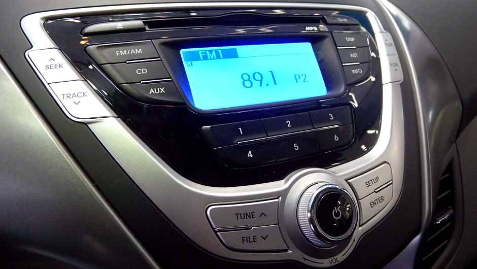 Hyundai Elantra | <a href="https://beta-develop.quatrorodas.abril.com.br/noticias/veloster-elantra-ja-estao-venda-concessionarias-hyundai-303518_p.shtml" rel="migration">Leia mais</a> Hyundai Elantra | <a href="https://beta-develop.quatrorodas.abril.com.br/noticias/veloster-elantra-ja-estao-venda-concessionarias-hyundai-303518_p.shtml" rel="migration">Leia mais</a>