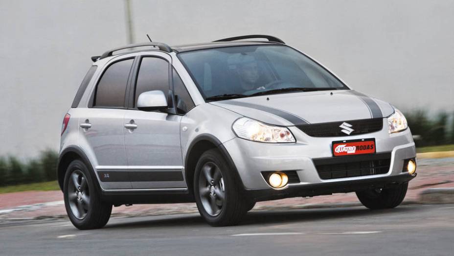 Suzuki SX4: 3/5 | <a href="https://beta-develop.quatrorodas.abril.com.br/noticias/carros-mais-menos-resistentes-alagamentos-731244.shtml" rel="migration">Leia mais</a>