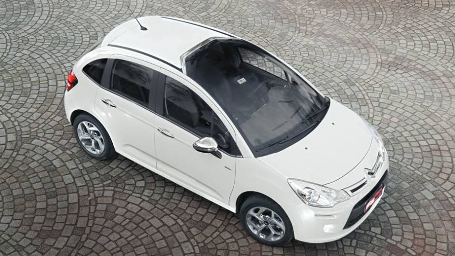 Novo Citroën C3: 3,5/5 | <a href="https://beta-develop.quatrorodas.abril.com.br/noticias/carros-mais-menos-resistentes-alagamentos-731244.shtml" rel="migration">Leia mais</a>