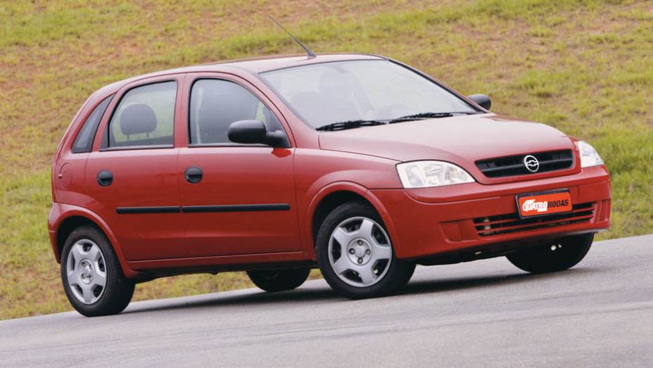 GM Corsa hatch: 1,5/5 | <a href="https://beta-develop.quatrorodas.abril.com.br/noticias/carros-mais-menos-resistentes-alagamentos-731244.shtml" rel="migration">Leia mais</a>