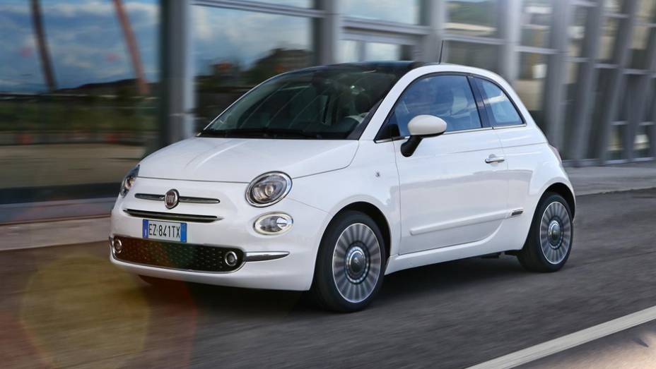 Fiat revelou novo 500 nesta sexta-feira | <a href="https://beta-develop.quatrorodas.abril.com.br/noticias/fabricantes/fiat-500-reestilizado-revelado-884160.shtml" target="_blank" rel="migration">Leia mais</a>