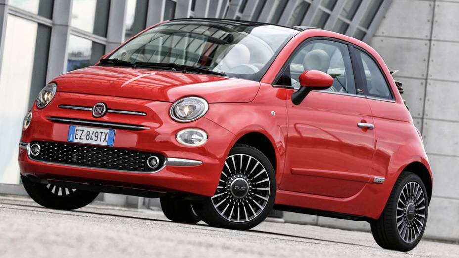 Carro mantém versão conversível e sofreu mais de 1.800 modificações em relação ao seu antecessor | <a href="https://beta-develop.quatrorodas.abril.com.br/noticias/fabricantes/fiat-500-reestilizado-revelado-884160.shtml" target="_blank" rel="migration">Leia mais</a>