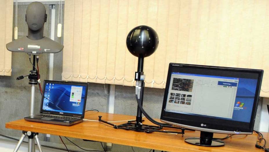 No Laborat&oacute;rio de Ru&iacute;dos, o Noise Detection identifica qualquer fonte de ru&iacute;do indesejado. <a href="https://beta-develop.quatrorodas.abril.com.br/reportagens/casa-ford-638095.shtml" rel="migration">Leia mais</a>