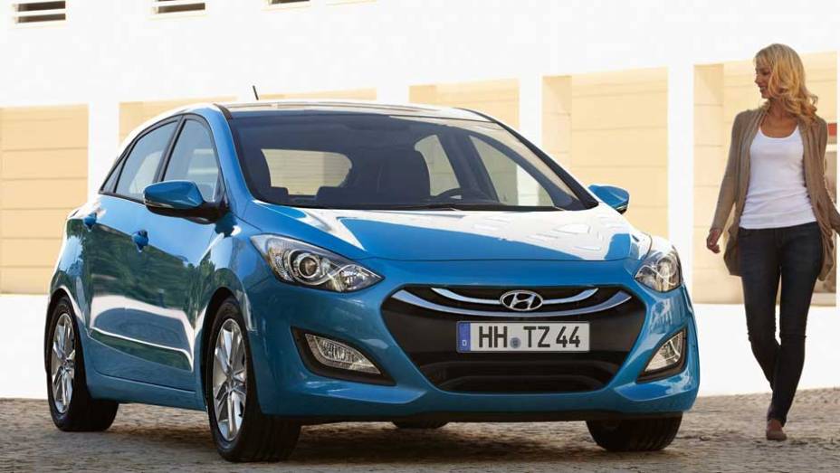 Para-brisas do novo modelo está mais alongado - <a href="https://beta-develop.quatrorodas.abril.com.br/reportagens/salao/hyundai-i30-639880.shtml" rel="migration">Leia Mais</a>