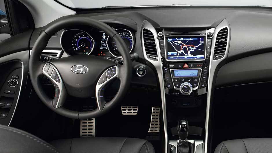 De acordo com a Hyundai, hatch ganhou mais espaço interno - <a href="https://beta-develop.quatrorodas.abril.com.br/reportagens/salao/hyundai-i30-639880.shtml" rel="migration">Leia Mais</a> De acordo com a Hyundai, hatch ganhou mais espaço interno - <a href="https://beta-develop.quatrorodas.abril.com.br/reportagens/salao/hyundai-i30-639880.shtml" rel="migration">Leia Mais</a>