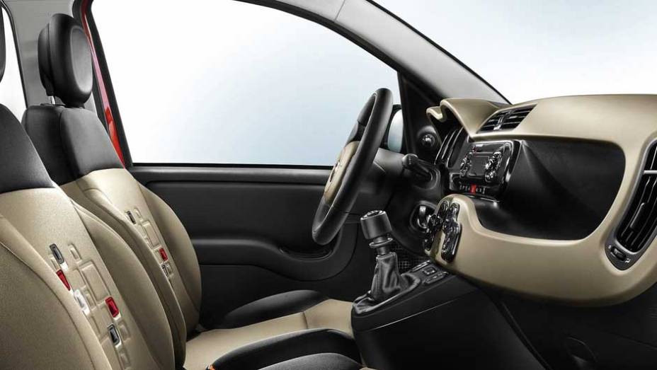 Freio detecta obstáculos a distâncias pequenas e para automaticamente Freio detecta obstáculos a distâncias pequenas e para automaticamente