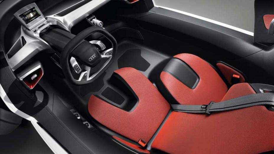 Na vers&atilde;o Sportback, teto desliza para tr&aacute;s