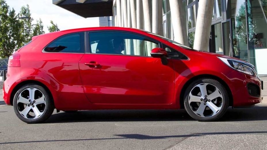 Nova gera&ccedil;&atilde;o do ve&iacute;culo chega para ocupar segmento de compacto premium