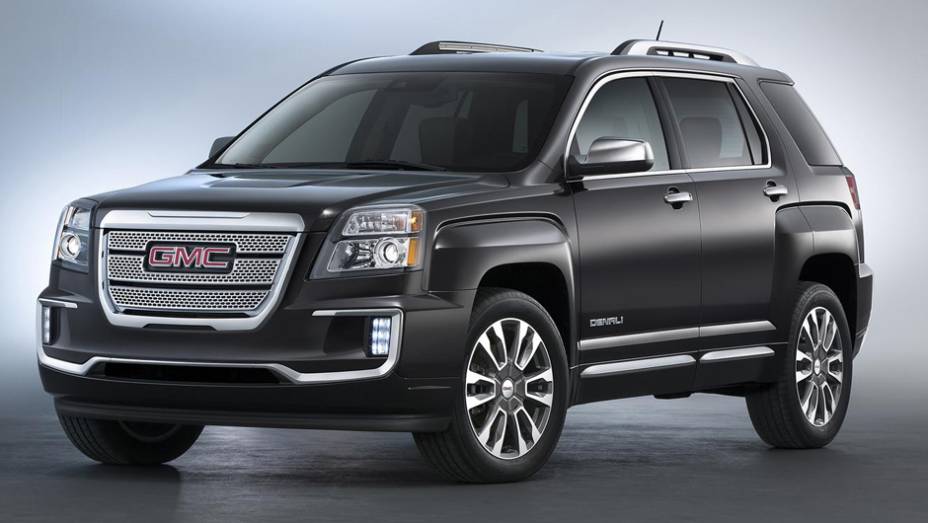 Terrain ganha leve reestilização para linha 2016 | <a href="https://beta-develop.quatrorodas.abril.com.br/noticias/saloes/new-york-2015/gmc-revela-terrain-2016-reestilizada-852111.shtml" target="_blank" rel="migration">Leia mais</a>