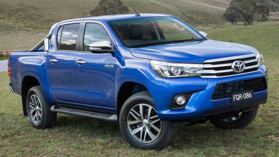 Toyota mostra nova Hilux 2016 | <a href="https://beta-develop.quatrorodas.abril.com.br/noticias/fabricantes/toyota-revela-nova-hilux-2016-867763.shtml" rel="migration">Leia mais</a>