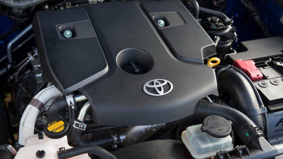 Ser&atilde;o quatro op&ccedil;&otilde;es de motores entre 162 cv e 281 cv dependendo do mercado | <a href="https://beta-develop.quatrorodas.abril.com.br/noticias/fabricantes/toyota-revela-nova-hilux-2016-867763.shtml" rel="migration">Leia mais</a>
