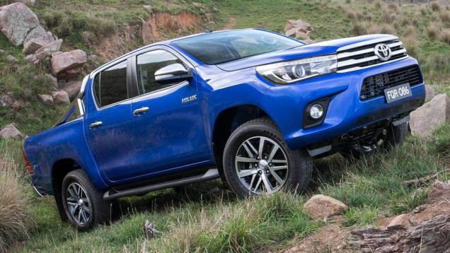 Modelo deve chegar ao mercado brasileiro no início do ano que vem | <a href="https://beta-develop.quatrorodas.abril.com.br/noticias/fabricantes/toyota-revela-nova-hilux-2016-867763.shtml" rel="migration">Leia mais</a> Modelo deve chegar ao mercado brasileiro no início do ano que vem | <a href="https://beta-develop.quatrorodas.abril.com.br/noticias/fabricantes/toyota-revela-nova-hilux-2016-867763.shtml" rel="migration">Leia mais</a>