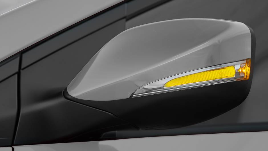 Detalhe da luz indicadora de mudança de direção nos retrovisores externos | <a href="https://beta-develop.quatrorodas.abril.com.br/noticias/fabricantes/hyundai-hb20s-impress-869080.shtml" rel="migration">Leia mais</a> Detalhe da luz indicadora de mudança de direção nos retrovisores externos | <a href="https://beta-develop.quatrorodas.abril.com.br/noticias/fabricantes/hyundai-hb20s-impress-869080.shtml" rel="migration">Leia mais</a>