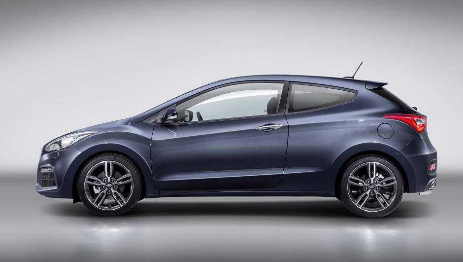 Sistema de economia de combust&iacute;vel garante o consumo m&eacute;dio de 7,3l/100 km | <a href="https://beta-develop.quatrorodas.abril.com.br/noticias/fabricantes/hyundai-revela-facelift-i30-820005.shtml" rel="migration">Leia mais</a>