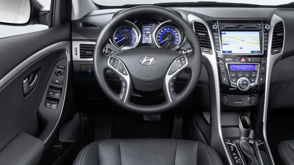 Modelo ganhou novas op&ccedil;&otilde;es de motoriza&ccedil;&atilde;o: 1.4 a gasolina de 100 cv; 1.6 a gasolina e 1.6 a diesel com dupla embreagem | <a href="https://beta-develop.quatrorodas.abril.com.br/noticias/fabricantes/hyundai-revela-facelift-i30-820005.shtml" rel="migration">Leia mais</a>