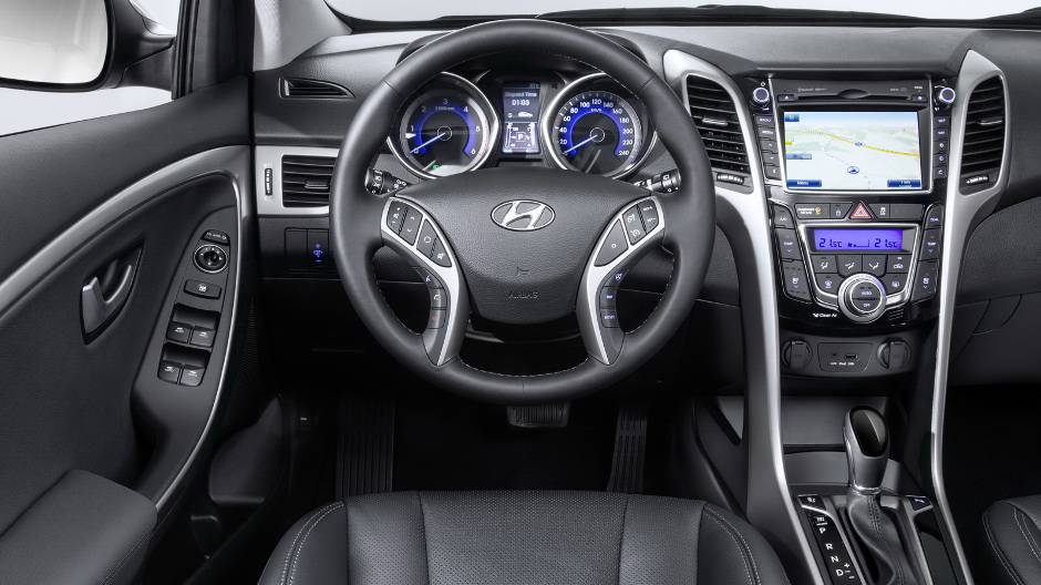Modelo ganhou novas op&ccedil;&otilde;es de motoriza&ccedil;&atilde;o: 1.4 a gasolina de 100 cv; 1.6 a gasolina e 1.6 a diesel com dupla embreagem | <a href="https://beta-develop.quatrorodas.abril.com.br/noticias/fabricantes/hyundai-revela-facelift-i30-820005.shtml" rel="migration">Leia mais</a>