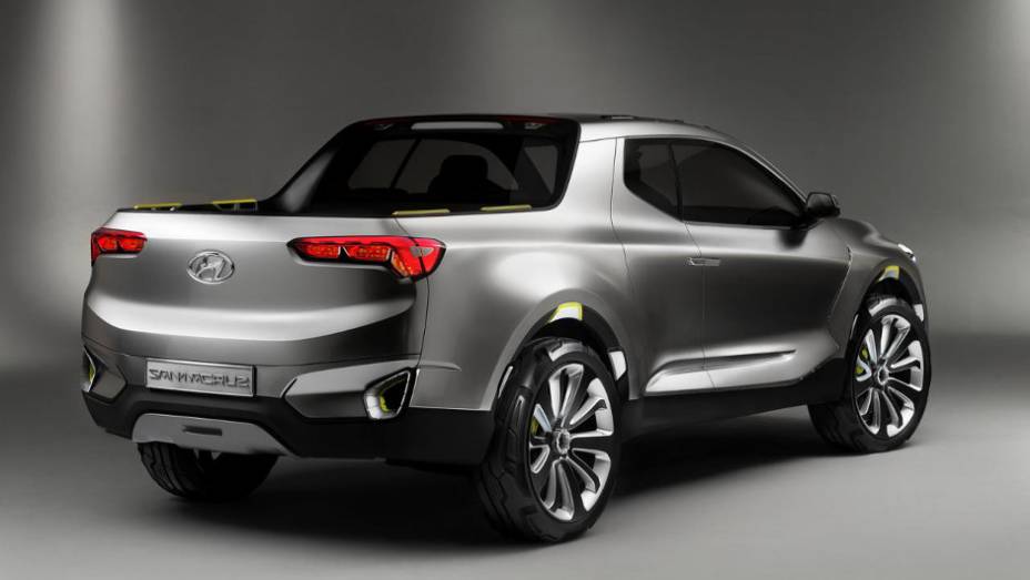 Modelo oferece extens&atilde;o da capacidade de carga, o que o assemelha as picapes de porte m&eacute;dio | <a href="https://beta-develop.quatrorodas.abril.com.br/noticias/saloes/detroit-2015/hyundai-revela-conceito-santa-cruz-detroit-825121.shtmll" rel="migration">Leia mais</a>