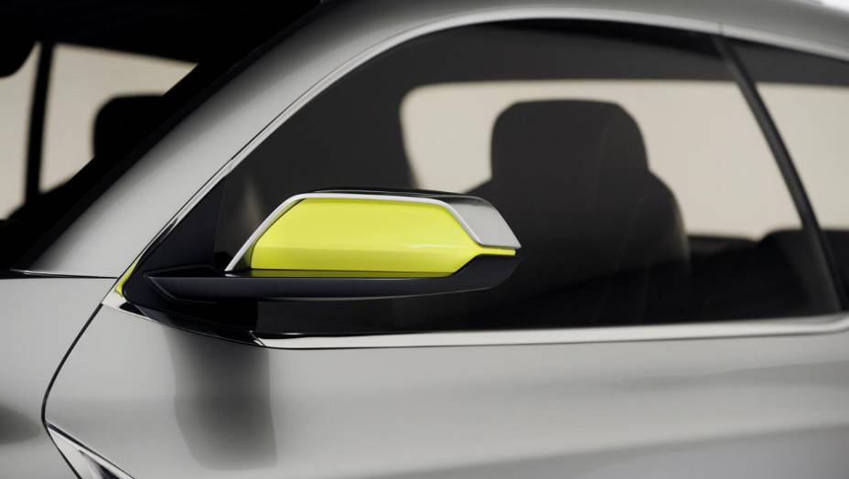 Amarelo dos retrovisores combina com as pin&ccedil;as de freios, amarra&ccedil;&otilde;es da ca&ccedil;amba e contorno dos dutos de escape | <a href="https://beta-develop.quatrorodas.abril.com.br/noticias/saloes/detroit-2015/hyundai-revela-conceito-santa-cruz-detroit-825121.shtmll" rel="migration">Leia mais</a>